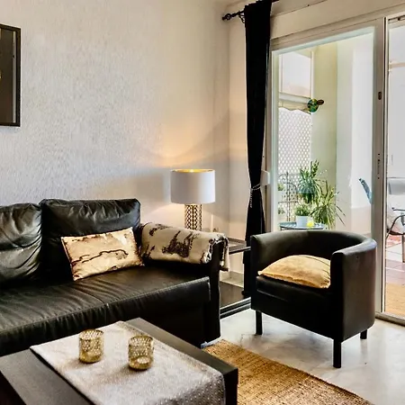 Lovely 3-bedroom 350 M Walk To The Marbella