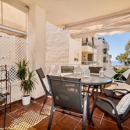 Lovely 3-bedroom 350 M Walk To The Apartment