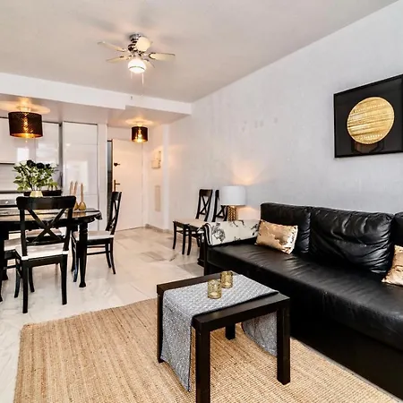 Lovely 3-bedroom 350 M Walk To The Apartment *